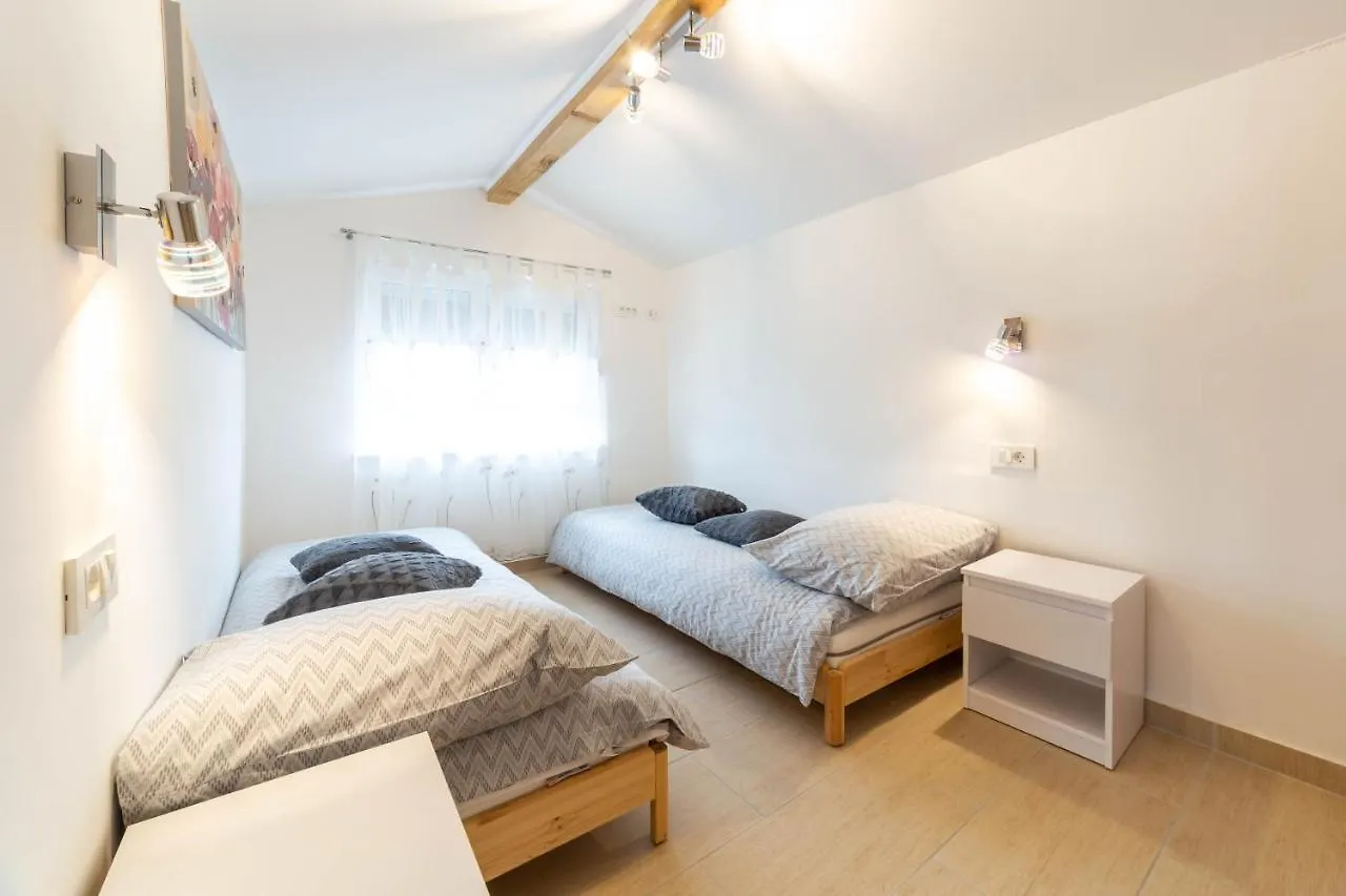Apartments Raspolic Kastav 0*,